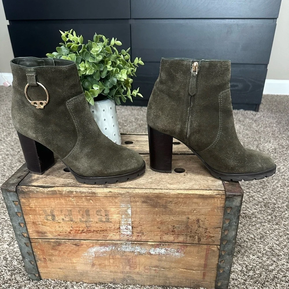 TORY BURCH Sophie lug sole bootie Dark Green Boots Shoes Womens Size 8.5